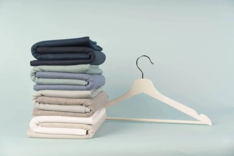 نکات مهم در نگهداری و شستشوی شال و روسریهای باکیفیت 1 مراقبت و نگهداری شال و روسری