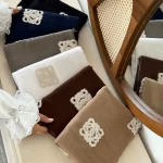 شال پاییزه خامه دوزی طرح مارک